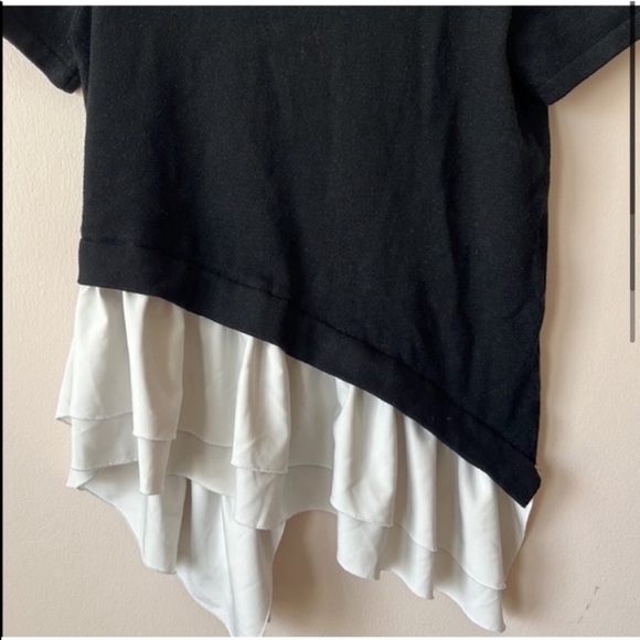 Athena Marie Black Top With White Asymmetrical Layer Size Large - Picture 3 of 5